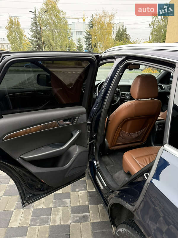 Внедорожник / Кроссовер Audi Q5 2011 в Хмельницком