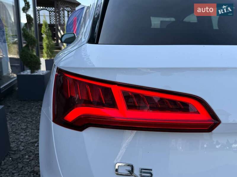 Позашляховик / Кросовер Audi Q5 2017 в Луцьку