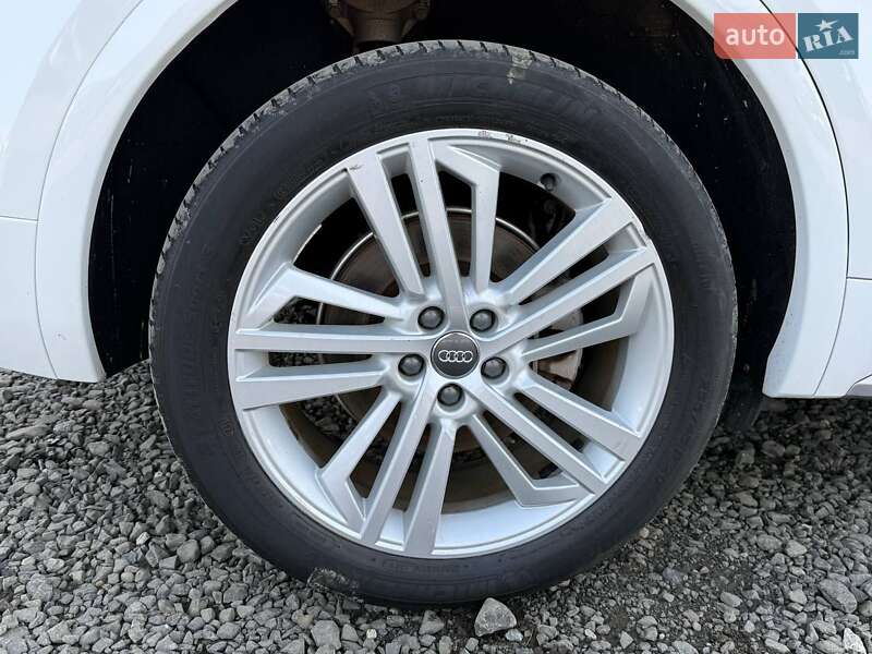 Позашляховик / Кросовер Audi Q5 2017 в Луцьку