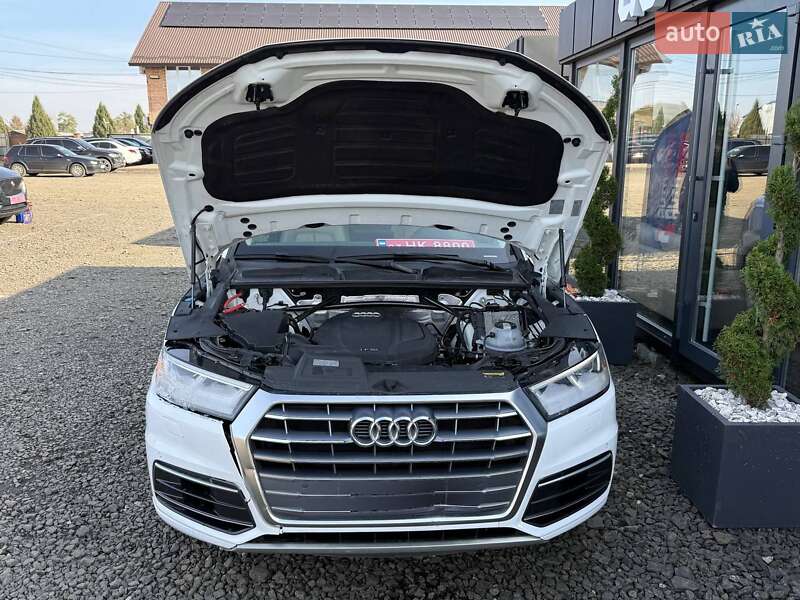 Позашляховик / Кросовер Audi Q5 2017 в Луцьку