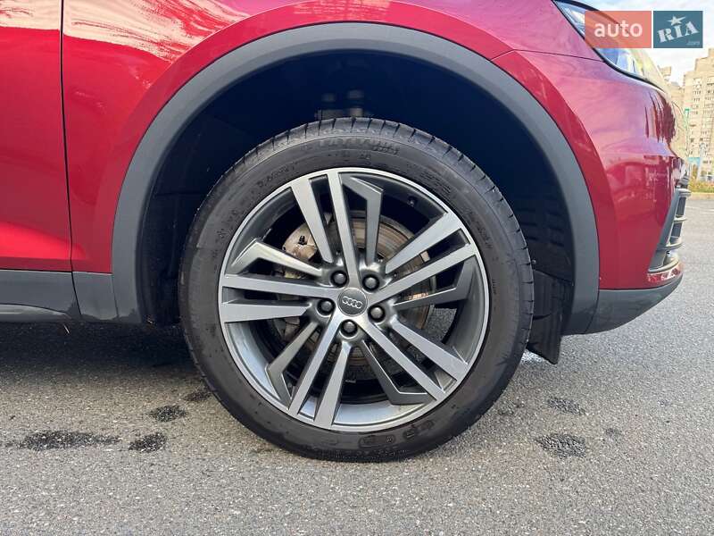 Внедорожник / Кроссовер Audi Q5 2019 в Киеве