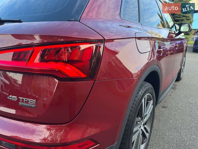 Внедорожник / Кроссовер Audi Q5 2019 в Киеве