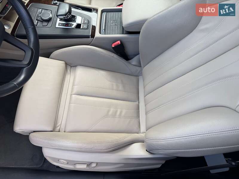 Внедорожник / Кроссовер Audi Q5 2019 в Киеве