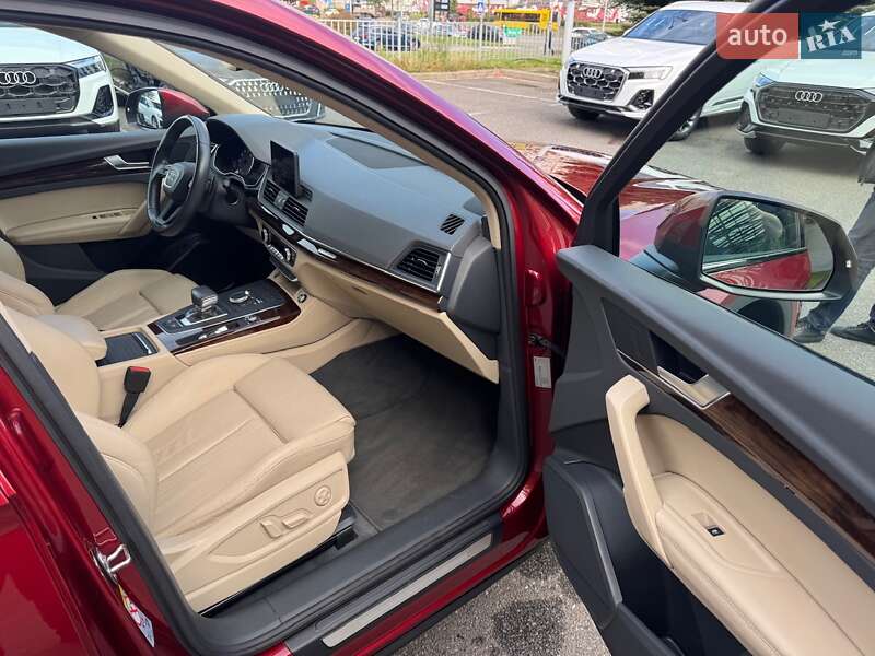 Внедорожник / Кроссовер Audi Q5 2019 в Киеве