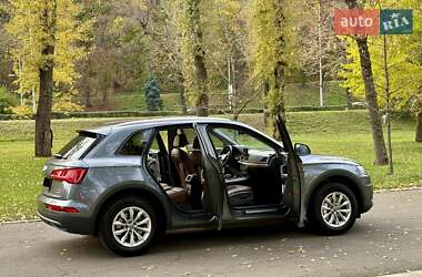 Внедорожник / Кроссовер Audi Q5 2017 в 