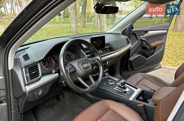 Внедорожник / Кроссовер Audi Q5 2017 в 