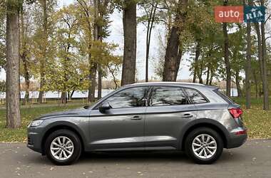 Внедорожник / Кроссовер Audi Q5 2017 в 