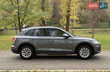 Внедорожник / Кроссовер Audi Q5 2017 в 