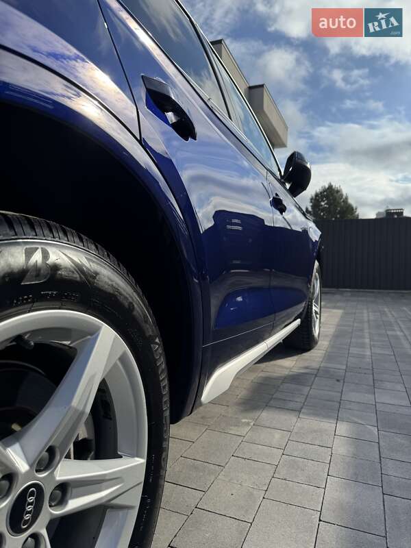 Позашляховик / Кросовер Audi Q5 2021 в Києві