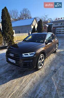 Позашляховик / Кросовер Audi Q5 2018 в  фото 12 Позашляховик / Кросовер Audi Q5 2018 в