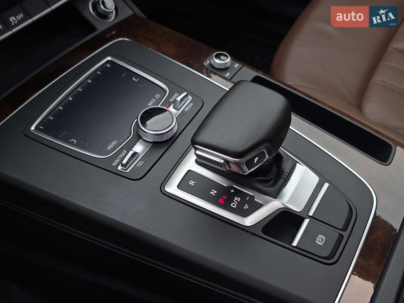 Позашляховик / Кросовер Audi Q5 2018 в Луцьку фото 25 Позашляховик / Кросовер Audi Q5 2018 в Луцьку
