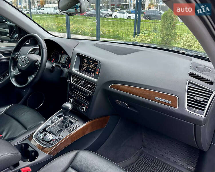 Позашляховик / Кросовер Audi Q5 2016 в Києві