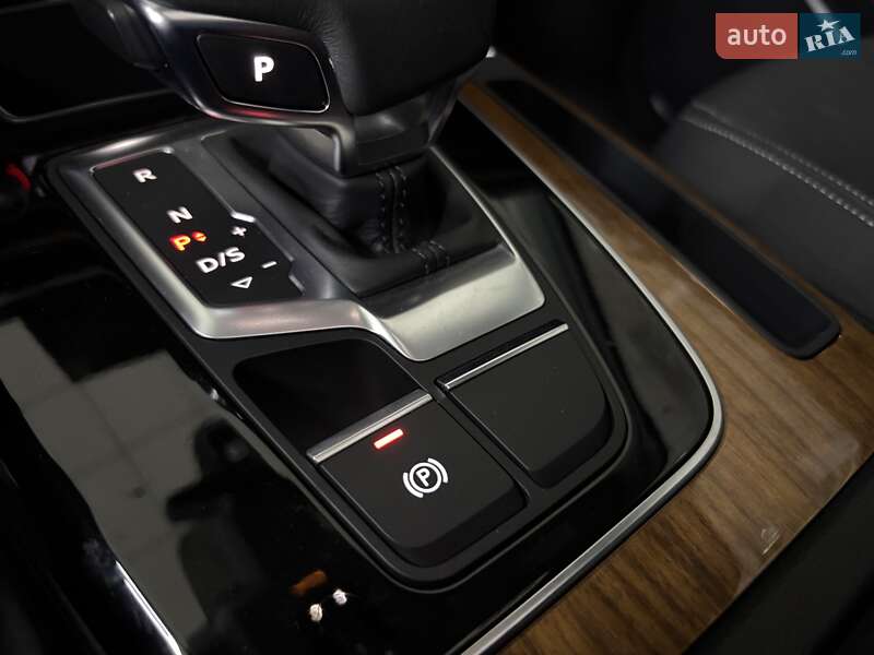 Внедорожник / Кроссовер Audi Q5 2023 в Киеве