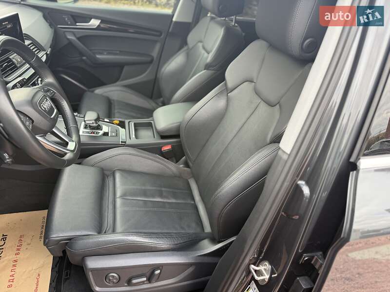 Позашляховик / Кросовер Audi Q5 2018 в Луцьку