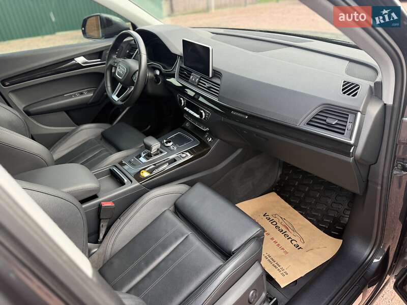 Позашляховик / Кросовер Audi Q5 2018 в Луцьку