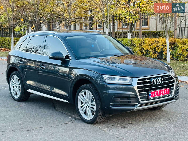 Позашляховик / Кросовер Audi Q5 2017 в  фото Позашляховик / Кросовер Audi Q5 2017 в