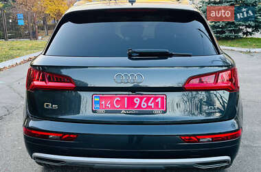 Позашляховик / Кросовер Audi Q5 2017 в  фото 10 Позашляховик / Кросовер Audi Q5 2017 в