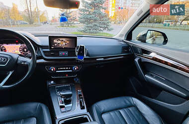 Позашляховик / Кросовер Audi Q5 2017 в  фото 20 Позашляховик / Кросовер Audi Q5 2017 в