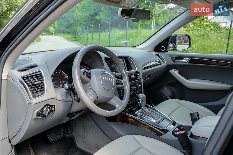 Внедорожник / Кроссовер Audi Q5 2011 в Луцке