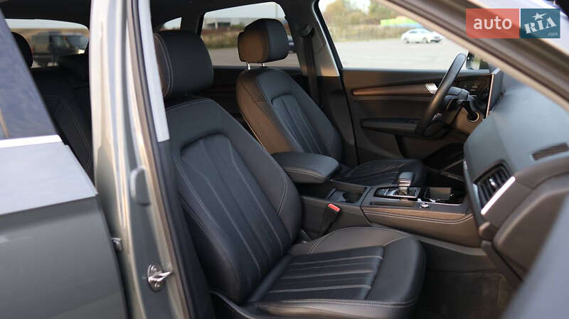 Внедорожник / Кроссовер Audi Q5 2022 в Киеве