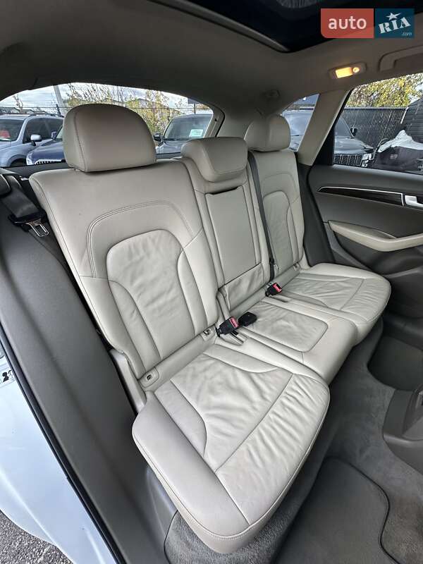 Позашляховик / Кросовер Audi Q5 2011 в Білогородці
