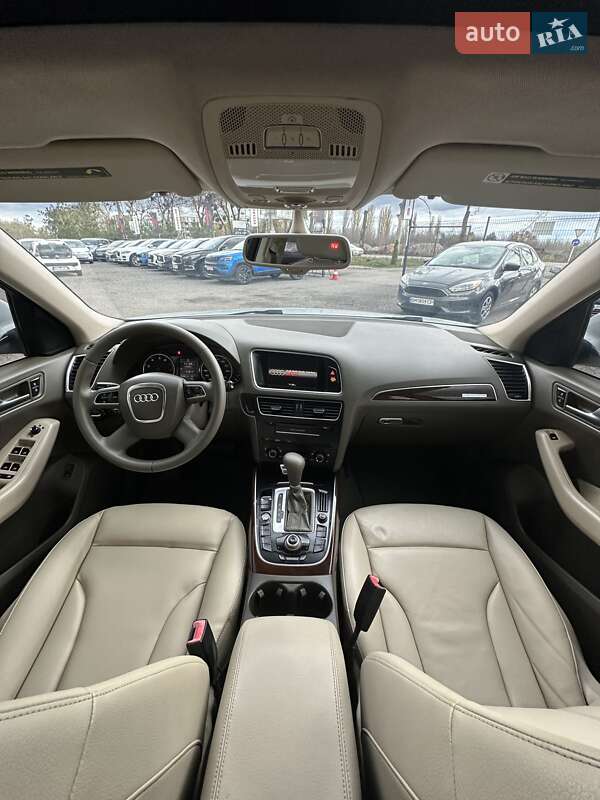 Позашляховик / Кросовер Audi Q5 2011 в Білогородці