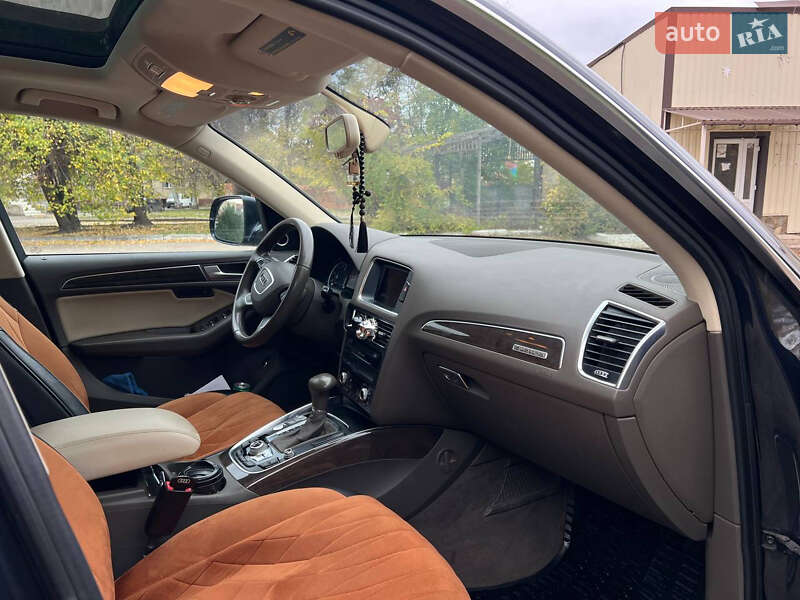 Позашляховик / Кросовер Audi Q5 2012 в Слов'янську