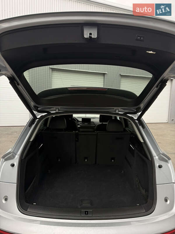 Позашляховик / Кросовер Audi Q5 2018 в Києві