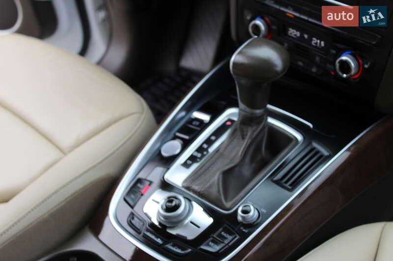 Внедорожник / Кроссовер Audi Q5 2015 в Ровно