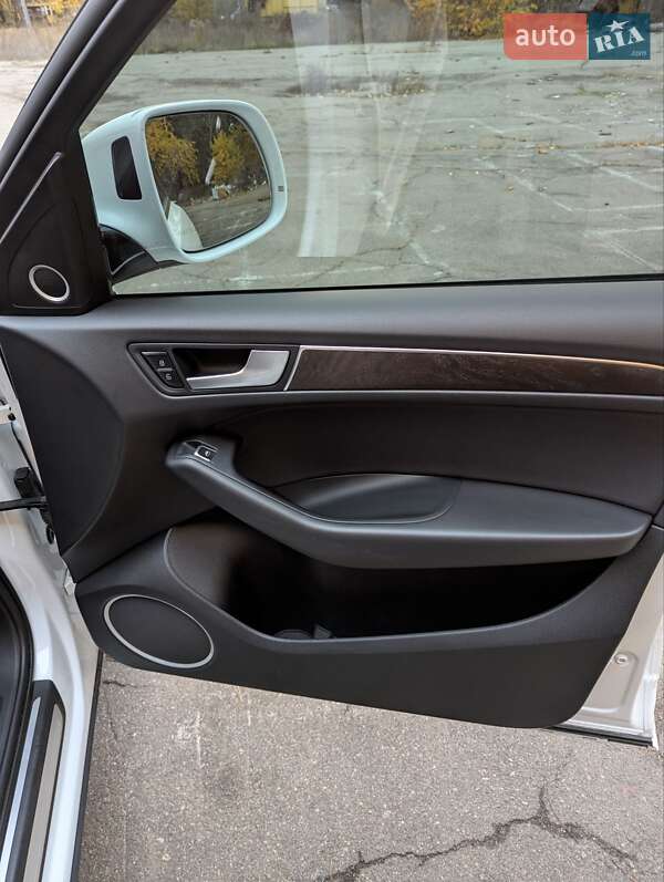 Позашляховик / Кросовер Audi Q5 2015 в Києві