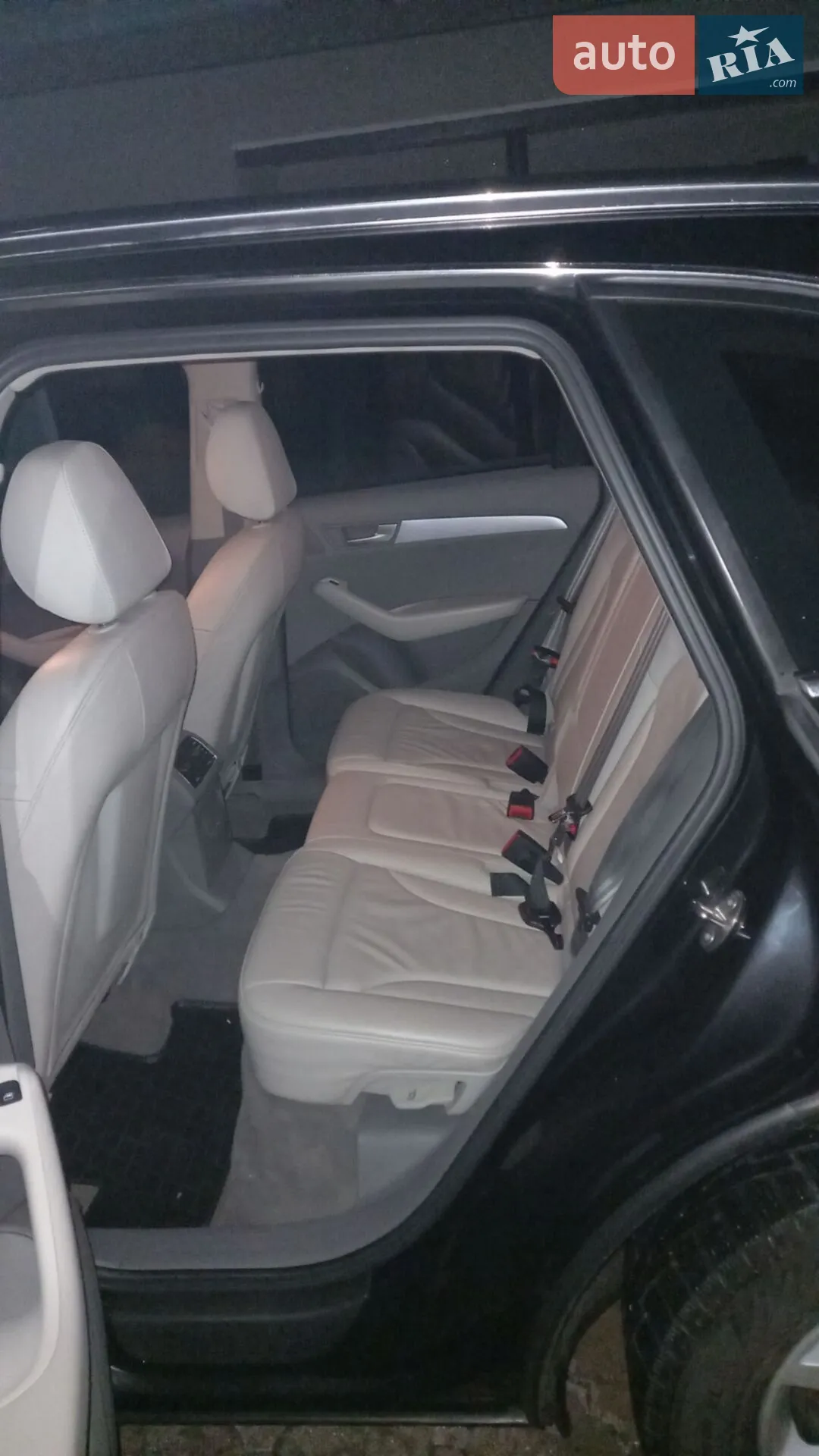 Audi Q5 2010 VIN WAUZZZ8R6BA010420 фото оголошення 4 з 22