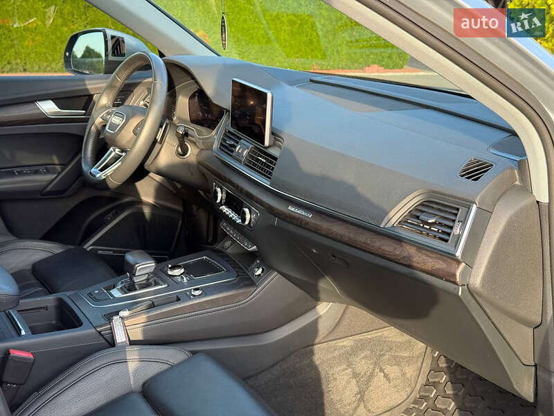 Позашляховик / Кросовер Audi Q5 2018 в Стрию