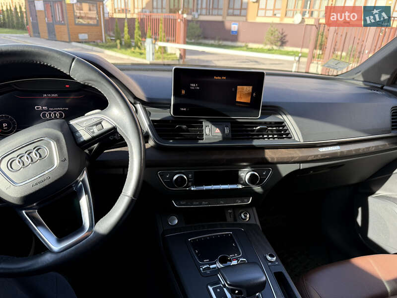 Позашляховик / Кросовер Audi Q5 2019 в Львові фото 32 Позашляховик / Кросовер Audi Q5 2019 в Львові