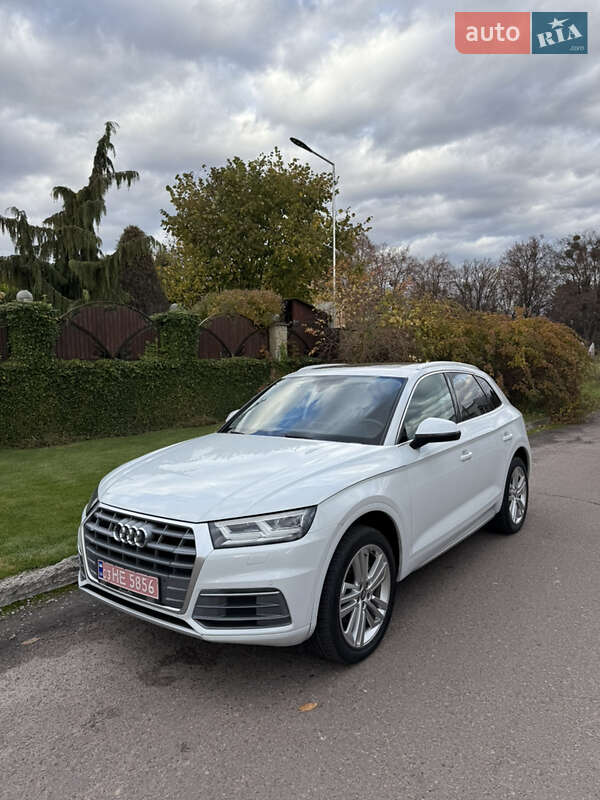 Позашляховик / Кросовер Audi Q5 2019 в Рівному