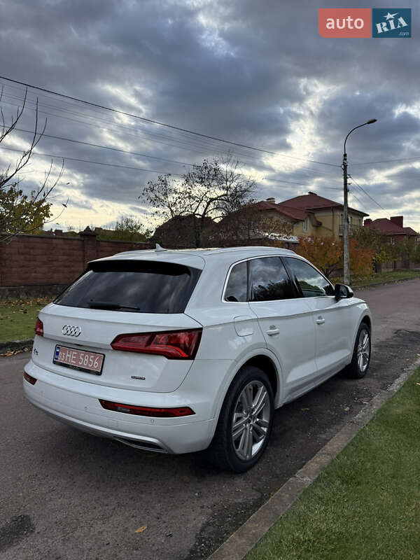 Позашляховик / Кросовер Audi Q5 2019 в Рівному