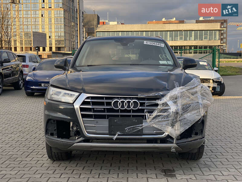 Позашляховик / Кросовер Audi Q5 2018 в Луцьку