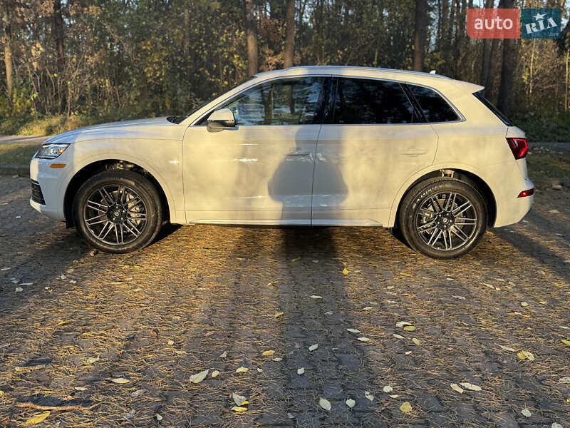 Позашляховик / Кросовер Audi Q5 2020 в Львові фото 3 Позашляховик / Кросовер Audi Q5 2020 в Львові