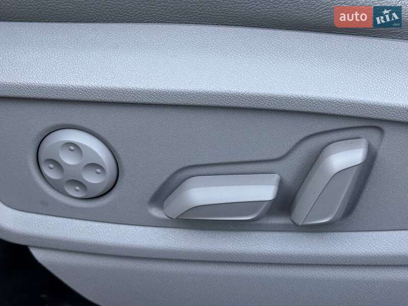 Позашляховик / Кросовер Audi Q5 2018 в Луцьку фото 16 Позашляховик / Кросовер Audi Q5 2018 в Луцьку