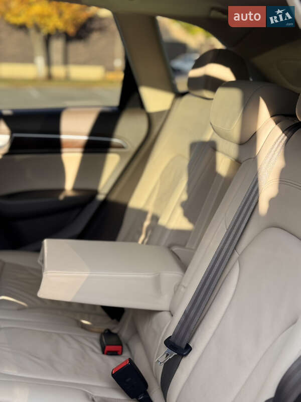 Внедорожник / Кроссовер Audi Q5 2016 в Киеве