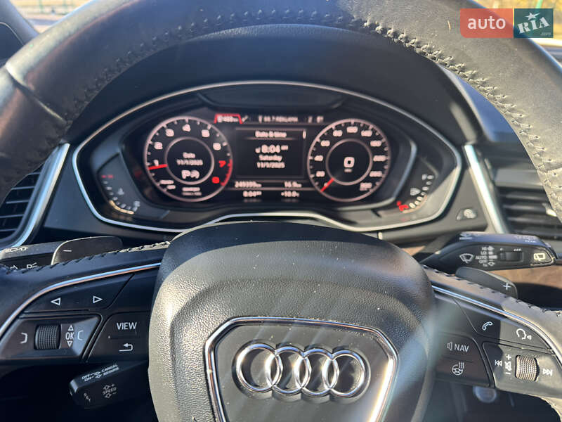 Позашляховик / Кросовер Audi Q5 2018 в Луцьку фото 25 Позашляховик / Кросовер Audi Q5 2018 в Луцьку