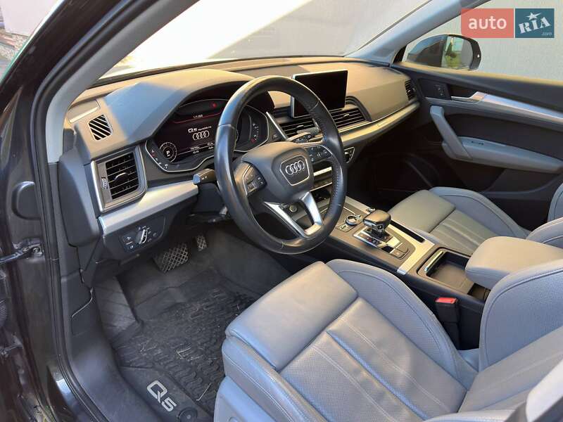 Позашляховик / Кросовер Audi Q5 2017 в Львові фото 20 Позашляховик / Кросовер Audi Q5 2017 в Львові