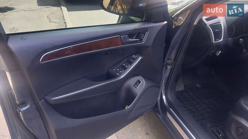 Внедорожник / Кроссовер Audi Q5 2010 в Львове