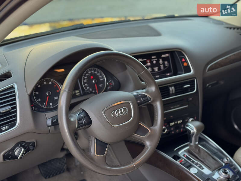 Позашляховик / Кросовер Audi Q5 2015 в Калуші