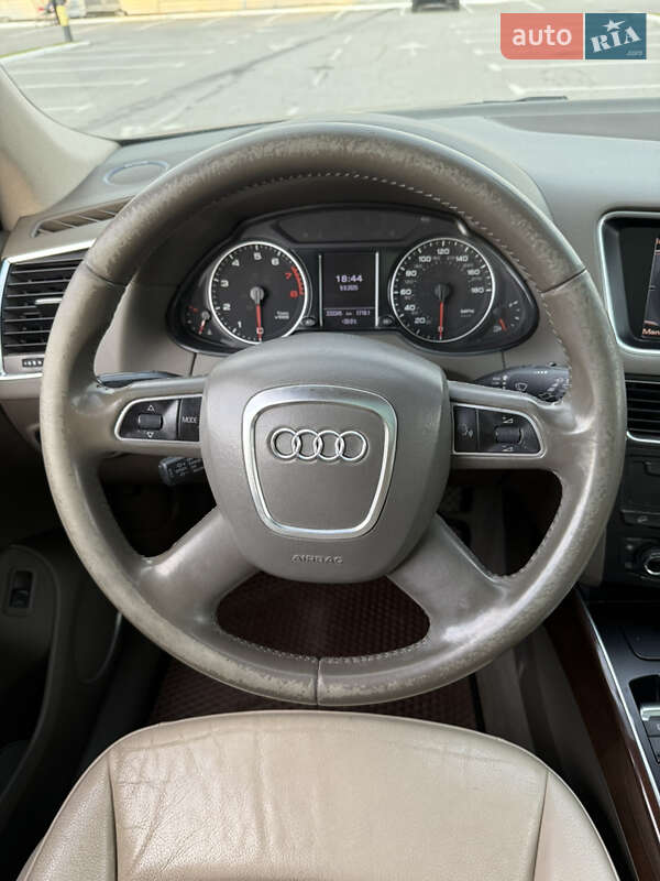 Позашляховик / Кросовер Audi Q5 2011 в Києві