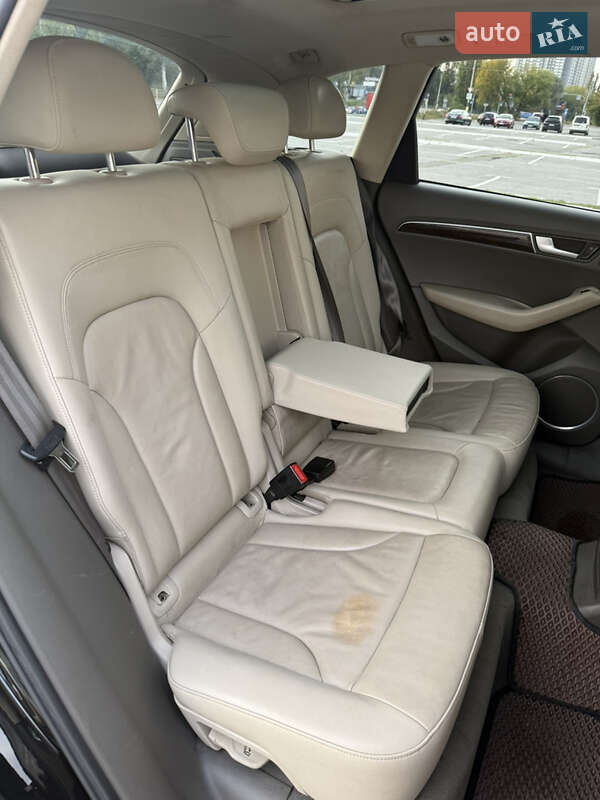 Позашляховик / Кросовер Audi Q5 2011 в Києві