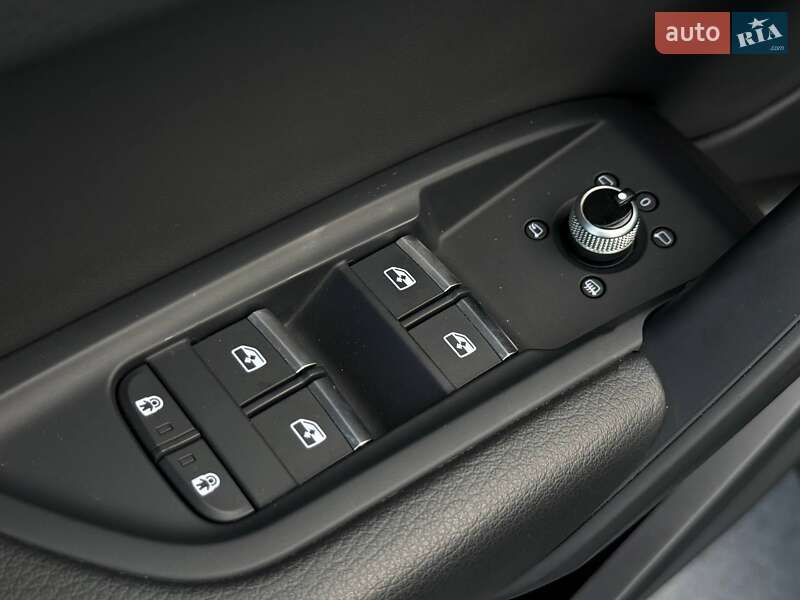 Внедорожник / Кроссовер Audi Q5 2023 в Ровно