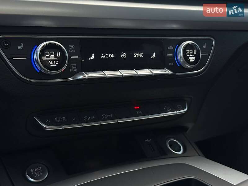 Внедорожник / Кроссовер Audi Q5 2023 в Ровно