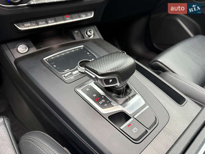 Внедорожник / Кроссовер Audi Q5 2017 в Киеве