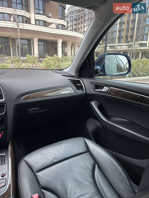 Позашляховик / Кросовер Audi Q5 2015 в Києві