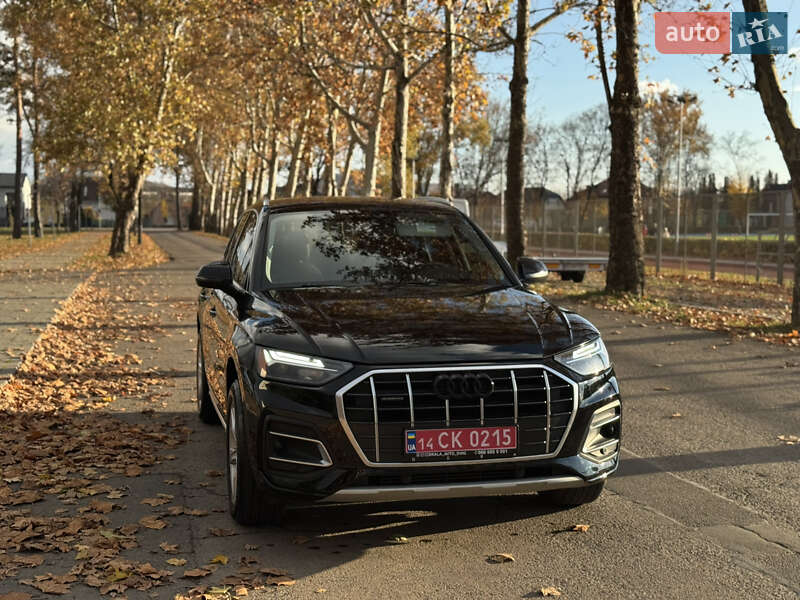 Позашляховик / Кросовер Audi Q5 2021 в Ужгороді